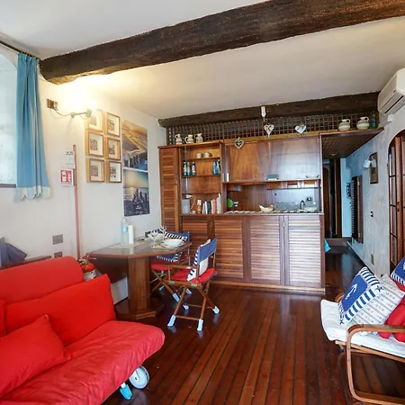 1 Bedroom Stunning In דירה קמוגלי