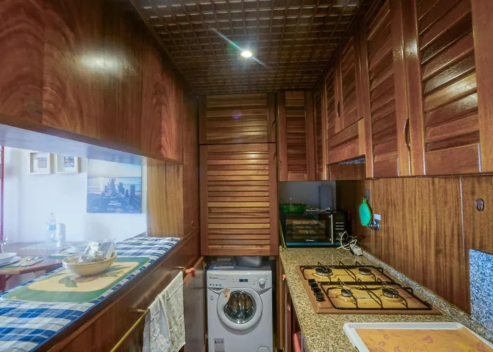 1 Bedroom Stunning In *